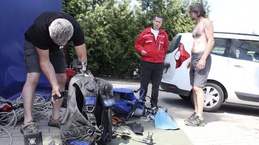 Búvárok a Sós-tónál