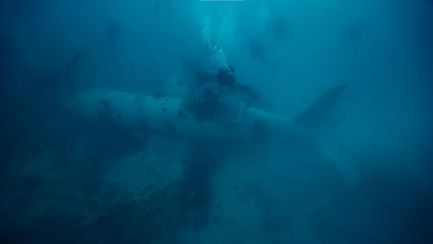 Repülőgép roncs a víz alatt