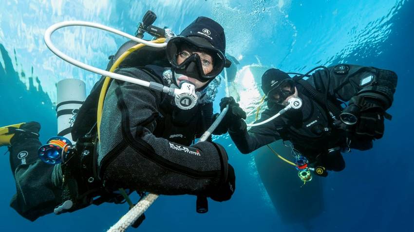 Szárazruha specialitás - DRY SUIT DIVER